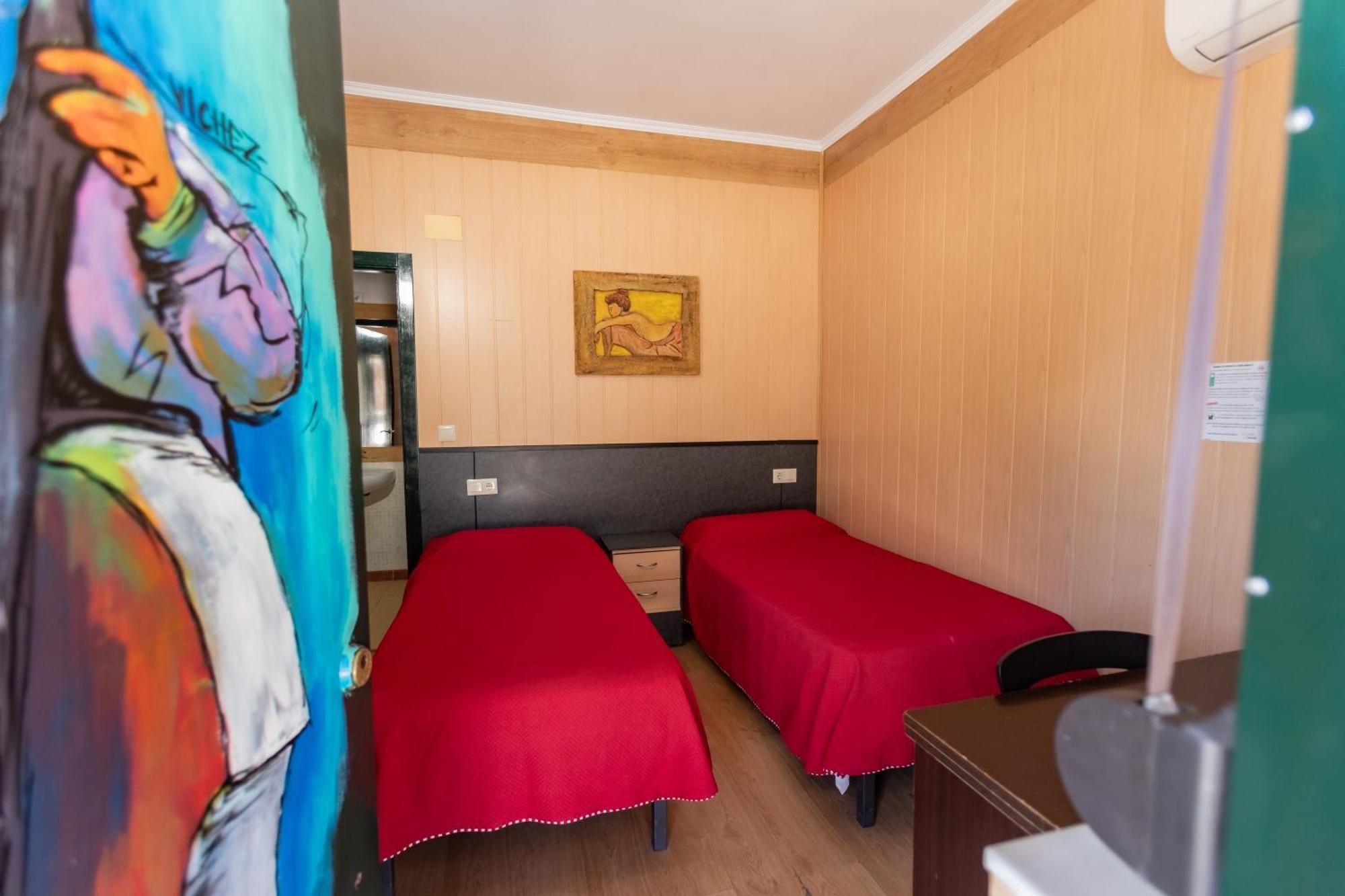 Hostal - Bungalows Camping Cáceres Exterior foto